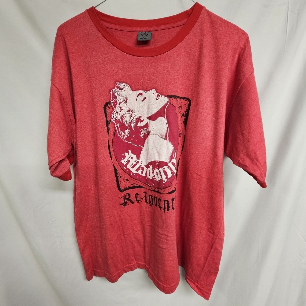 VINTAGE 2005 Reinvention Tour XL featurting White Name MADONNA True Blue Picture